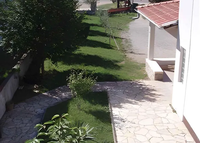 In Starigrad-paklenica 6776 דירה